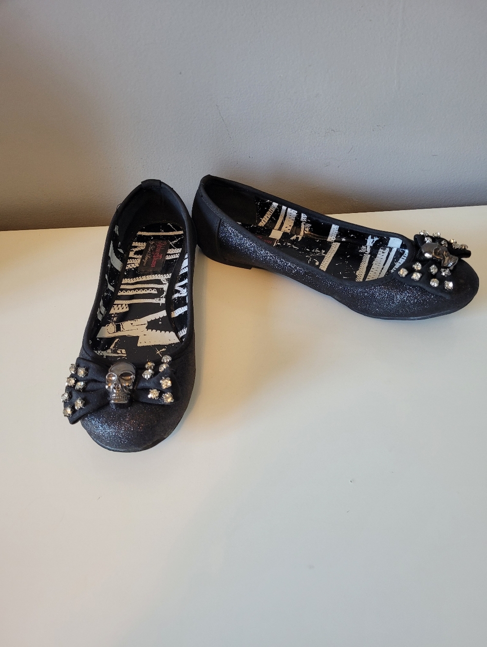 Abbey Dawn Glitter Skull Flatties, VGUC, Size 7